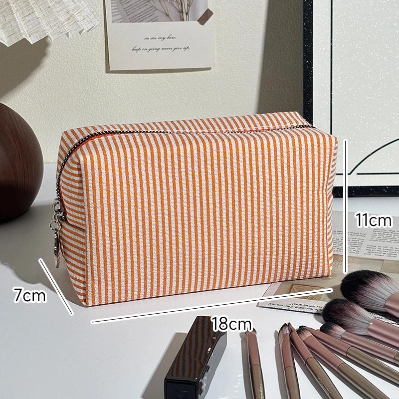 Striped Seersucker Makeup Pouch Large Capacity Durable Zipper Portable Compact Cosmetic Storage Bag for Short Trip Use