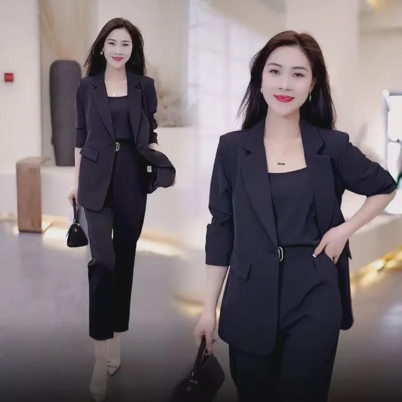 [Buy One Get Three] 2024 Women's Slim Fit Fashion Temperament Light Luxury Three-Piece Suit