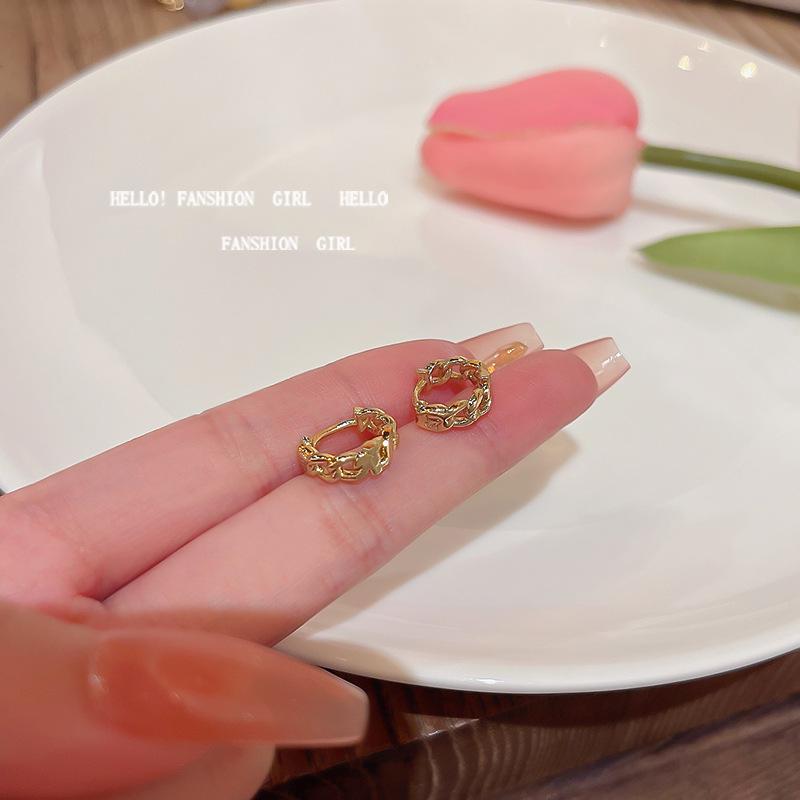 

Korean S925 Silver Needle Simple Trendy Earrings for Women