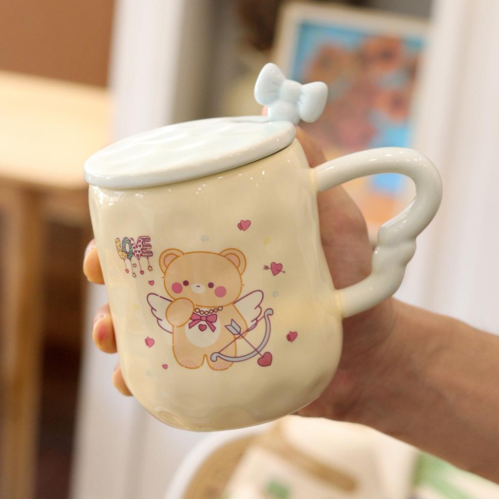 Kubki ceramiczne są urocze i mają wysoki poziom wyglądu. Kubki dla par z poczuciem luksusu. Para kubków do wody POKRYWKI Łyżeczki i Kubki na prezent