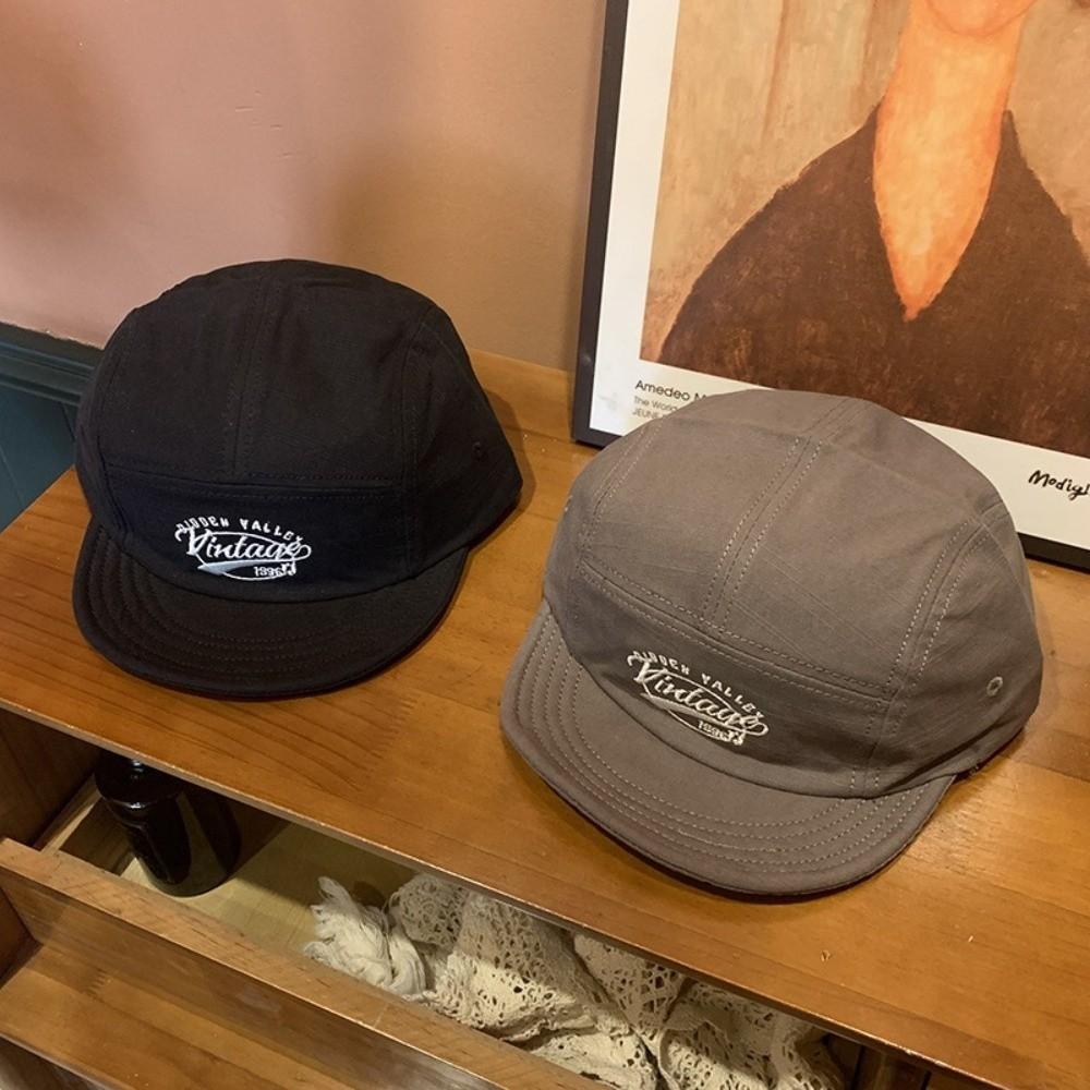 Berretto da Baseball Casual a Tesa Corta Traspirante a 5 Pannelli con Visiera Piatta Cappello da Sole con Ricamo di Lettere Berretto da Trucker in Cotone