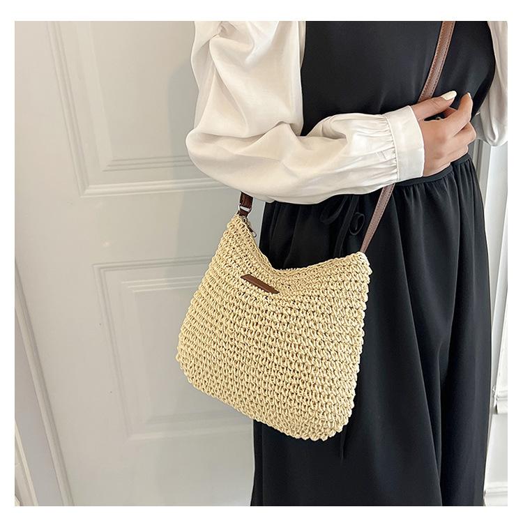 Small fresh woven bag women's simple and high-end straw woven messenger bag large capacity seaside vacation beach bag