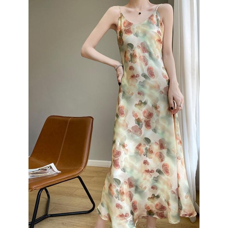 

Новое летнее платье на бретелях с V-образным вырезом для женщин, ацетатный атлас, имитация шелка, юбка на бретелях, темпераментная, сексуальная, миди-длина 3XL