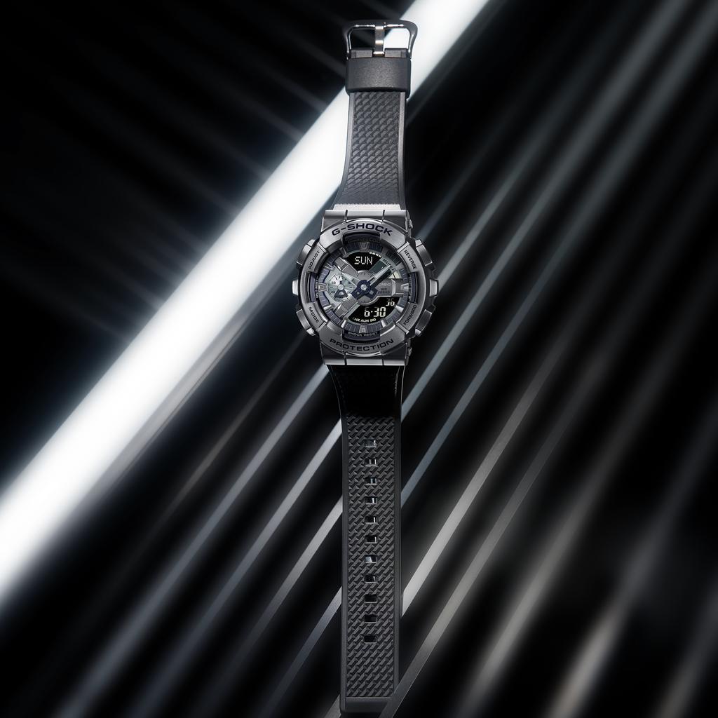 Casio Men's Stainless Steel 200M Water Resistant Analog Shock Resistant Quartz Watch GM-110BB-1A