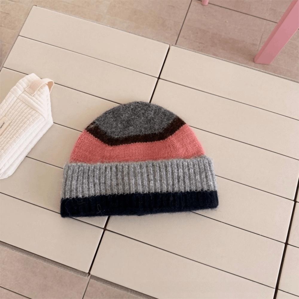 Unisex Stripe Pattern Knitted Beanie Hat 56cm To 58cm Circumference Warm Winter Beanie Daily Wear