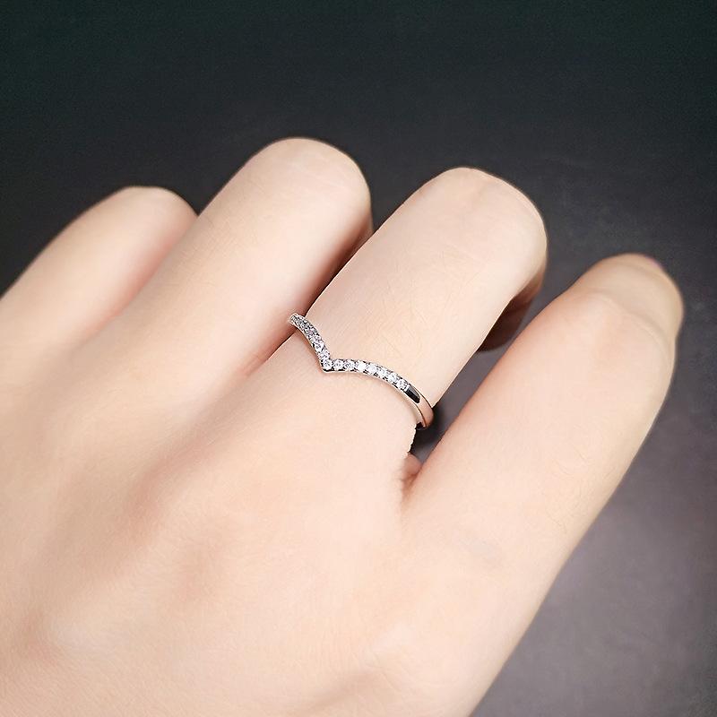 V-Shaped Row Diamond Zircon Ring Female Design Small Broken Diamond Index Finger Stacked With Small Protective Ring Live Ring