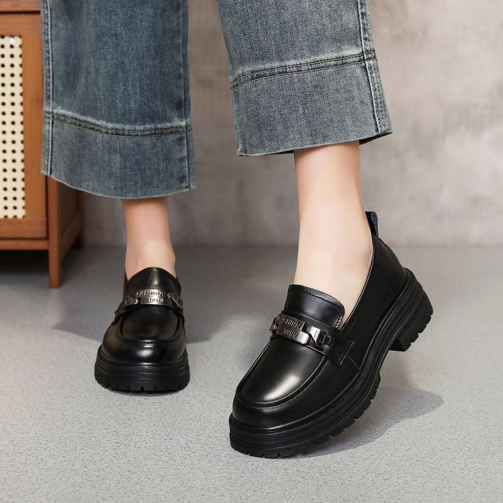 Loafers women's 2025 spring and autumn new first-layer cowhide platform single shoes retro breathable one-pedal small leather shoes large size