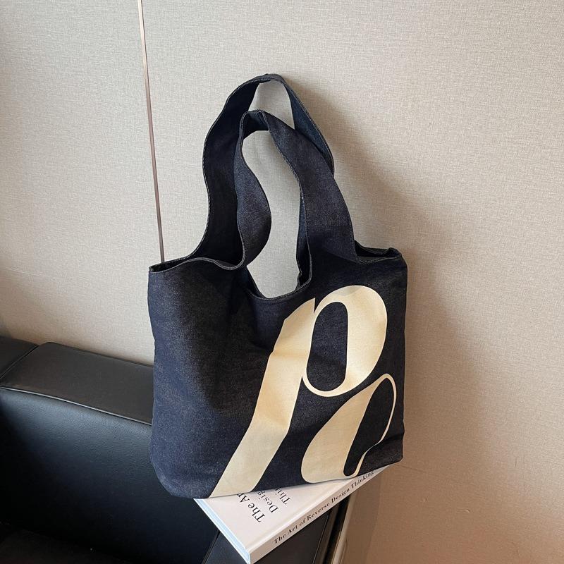 

Denim bag Double-sided printed pattern shoulder bag Large letter tote portable lightweight women s bag чорний