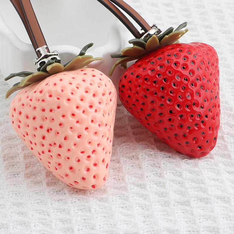 Erdbeere Anhänger Schlüsselanhänger Leder Taschen Dekoration Anhänger High-End Taschenzubehör