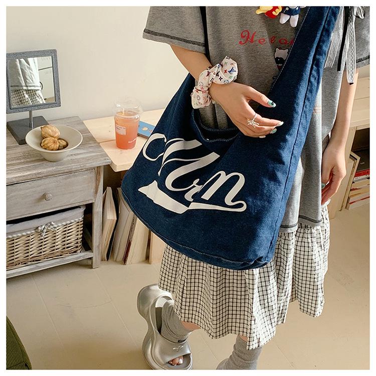 2025 Autumn Versatile Denim Canvas Tote: European & American Retro Style, Large Capacity Shoulder Bag for Students