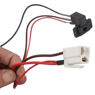 Accesorios para la electrónica del coche – Cables, adaptadores y enchufes