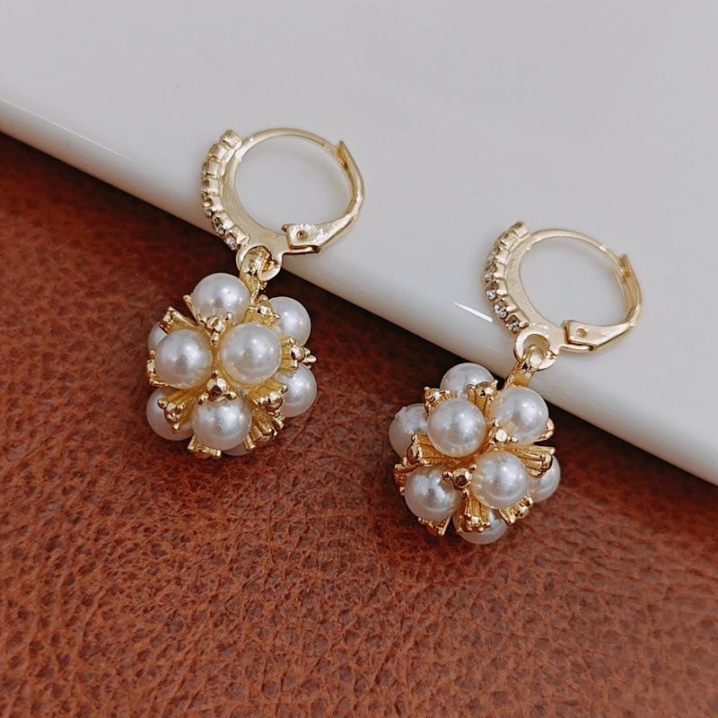 Sweet temperament pearl flower group small ear ring earrings women's new trendy unique design earrings