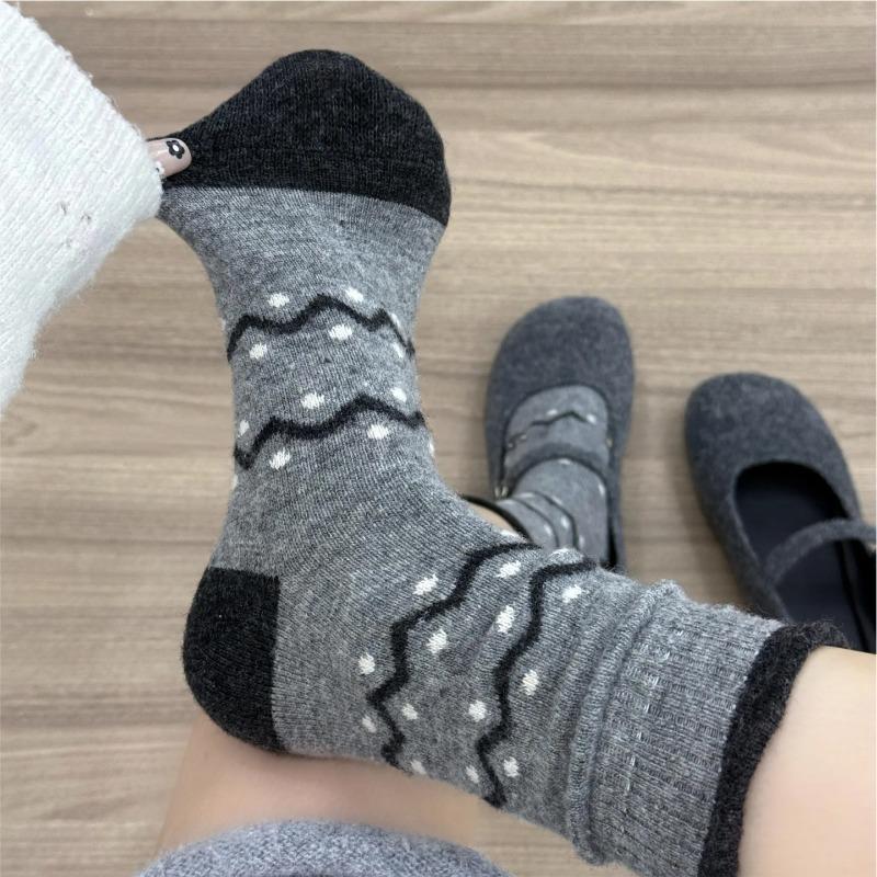 Women's Long-tube Winter Wavy Wool Mid-tube Socks, Vintage and Trendy Cotton Socks, Pile Socks for Autumn and Winter