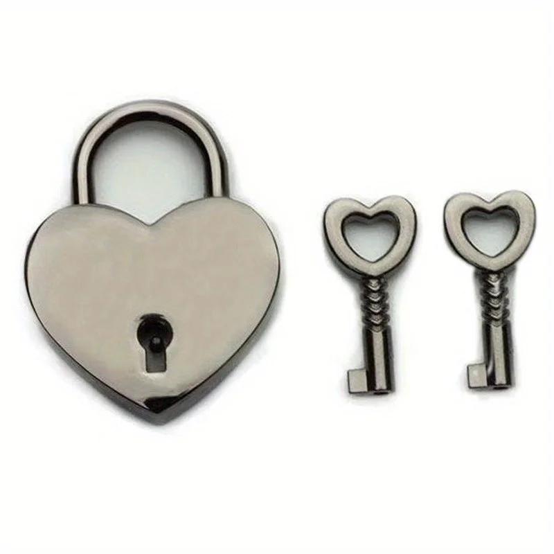 2Pcs Heart Shape Vintage Metal Mini Padlock Bag Suitcase Luggage Box Key Lock with Key.
