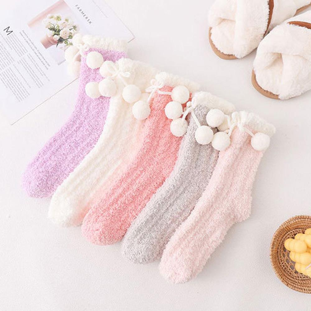 

Warm Fashion Sweet Girls Cute Pompom Sleep Socks Coral Fleece Socks Fluffy Ball Hosiery серый