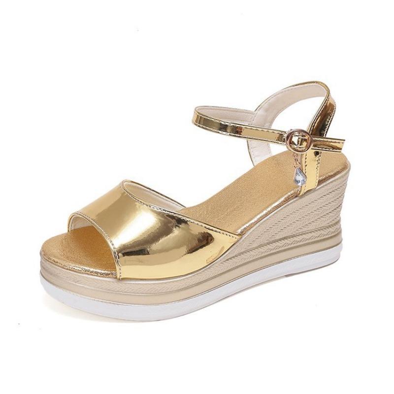 

Серебристые босоножки на танкетке, летние новые, с открытым носком, на толстой подошве, увеличивающие рост, сандалии с юбками, повседневная женская обувь 40 золотой