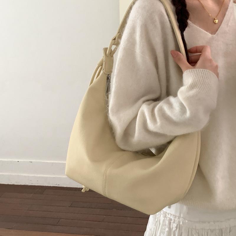 New Women Simple Hobo Bag Large Capacity Casual Shoulder Bag Fashion Comfortable and Versatile Texture Crossbody Bag Simple Tote