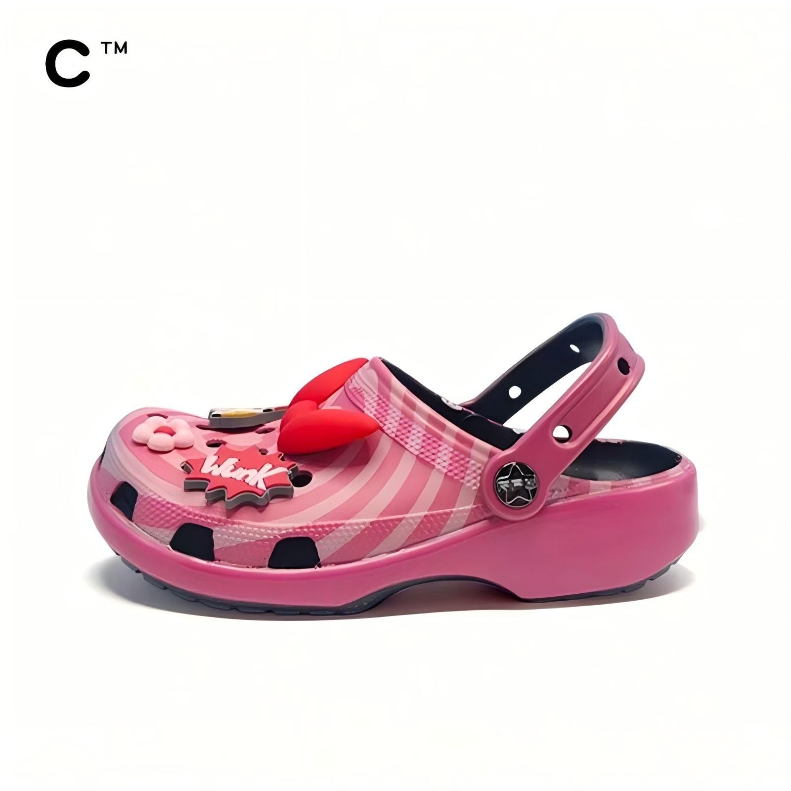 

Crocs Classic The Little Girl Detective Flying Squad Kids Shoes Unisex Slippers 36-37(M4W6) розовый