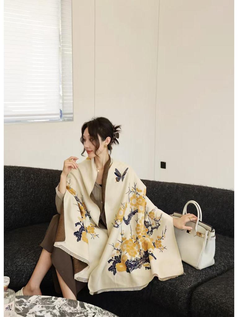 Sailing Oil Painting Scarf: High-End Versatile Women's Warm Shawl - Autumn/Winter 2024