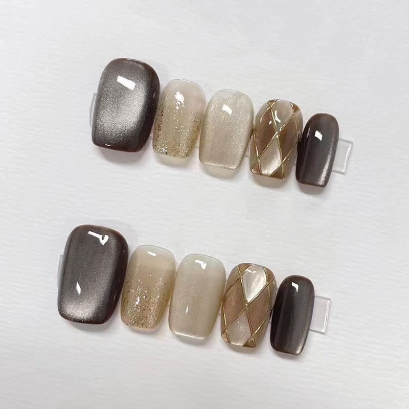 

Rhombus Grid Cat Eye Crushed Flash Short Retro Nails - 30 Piece Set