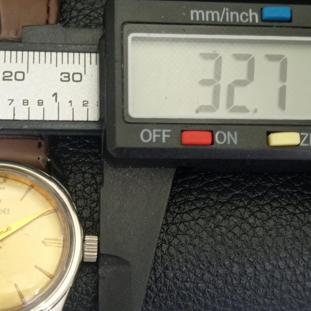 VINTAGE TITONI HAND-WINDING SWISS MENS ORIGINAL DIAL WATCH A703222-1