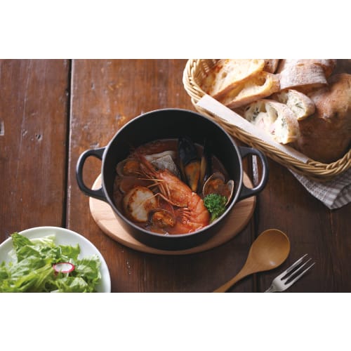 Le Creuset Cast Iron Enamel Cocotte Ronde Pot, 16 cm, Matte Black [Official Product in Japan]