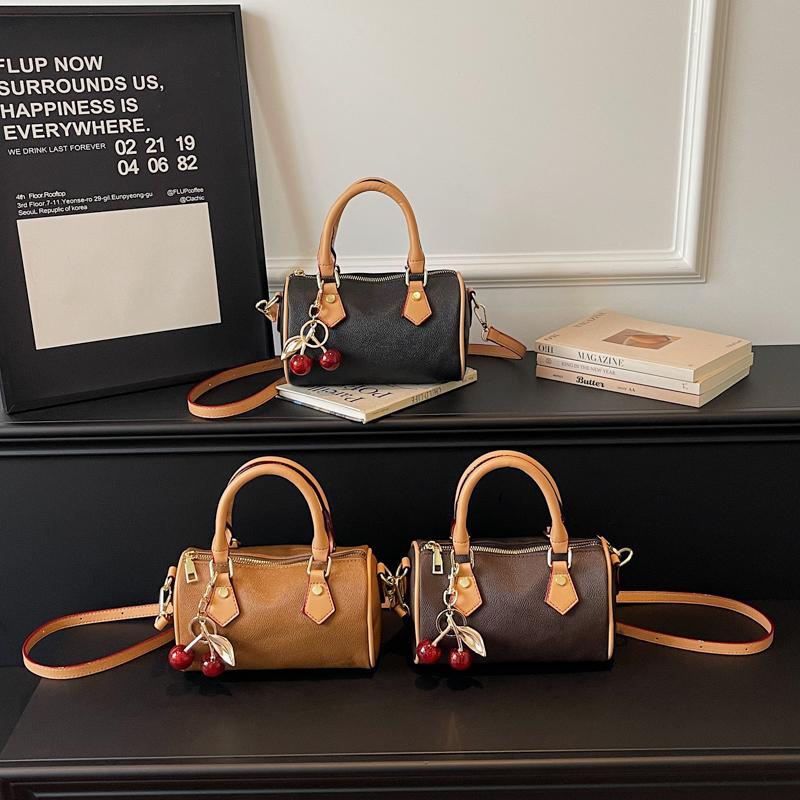 Classic Women's Mini Round Shoulder Bag Crossbody Handbag Korean Style Small Handbag for Ladies
