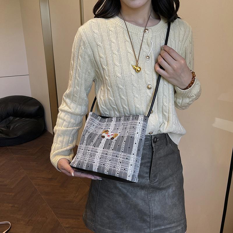 Fresh And Sweet Shoulder Canvas Bag Women'S Niche Design Versatile Underarm Bag Women'S Casual Large-Capacity Messenger Bag