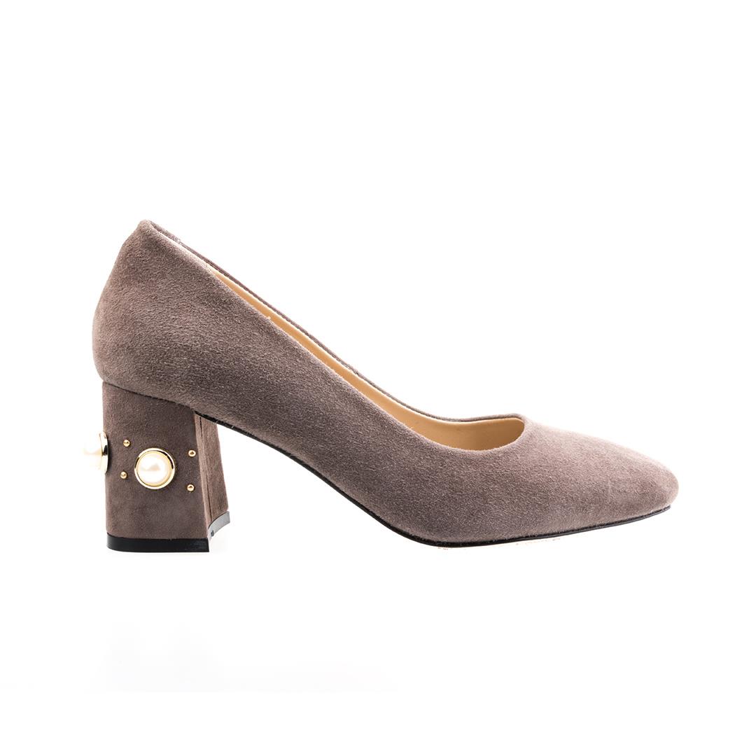 

Женская обувь из натуральной кожи на высоком каблуке особого дизайна