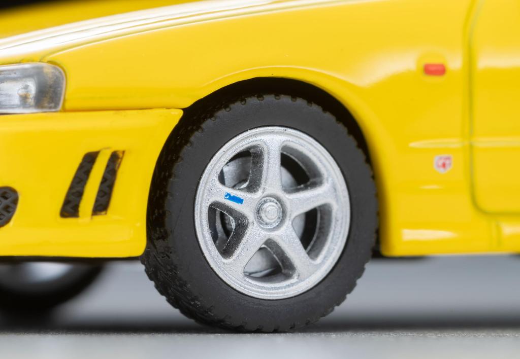 TOMYTEC Tomica Limited Vintage Neo Nissan Skyline Sports Coupe 25GT TURBO with Optional 1998 Finished Product 1/64 LV-N365a 2-Door Parts, Yellow,