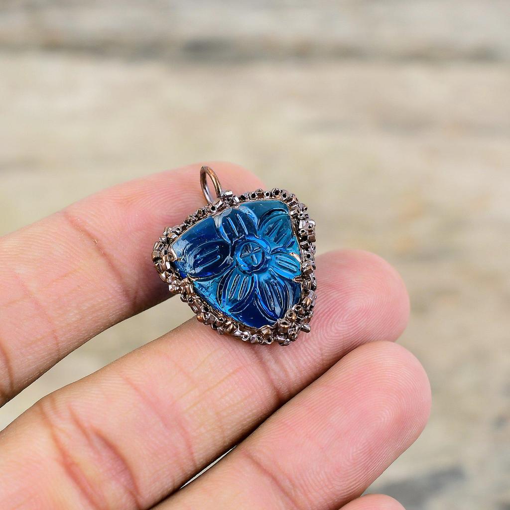 Geschnitzter Apatit-Anhänger Elektrogeformter Kupfer-Anhänger Apatit-Schmuck Höchste Qualität Edelsteinanhänger Handgefertigter elektrogeformter Schmuck Geschenk für sie