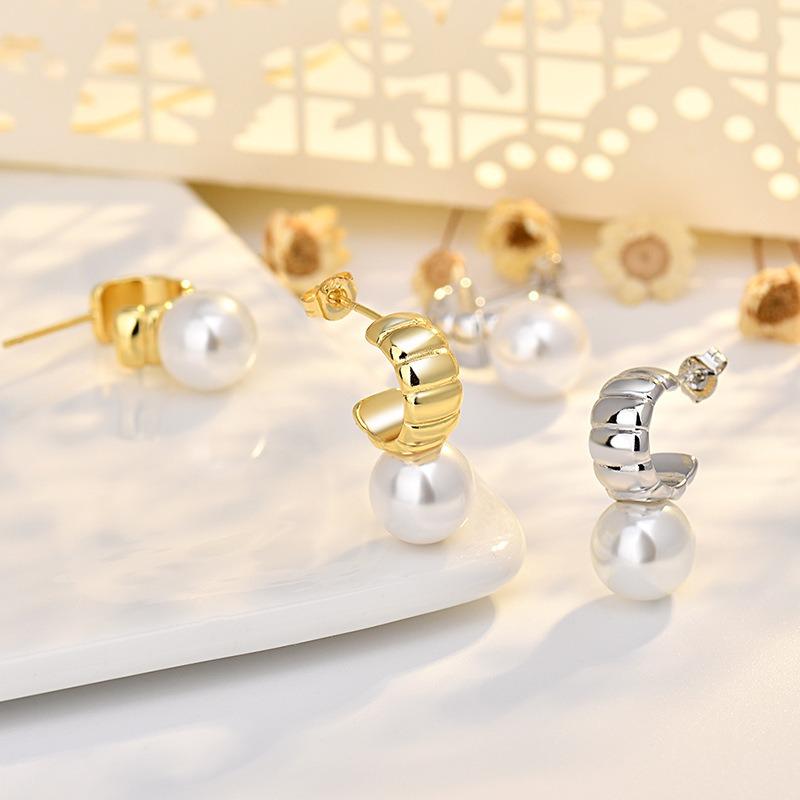 Hot New Product C-shaped Earrings Pins Cold Style High-end Temperament Pearl Earrings for Women