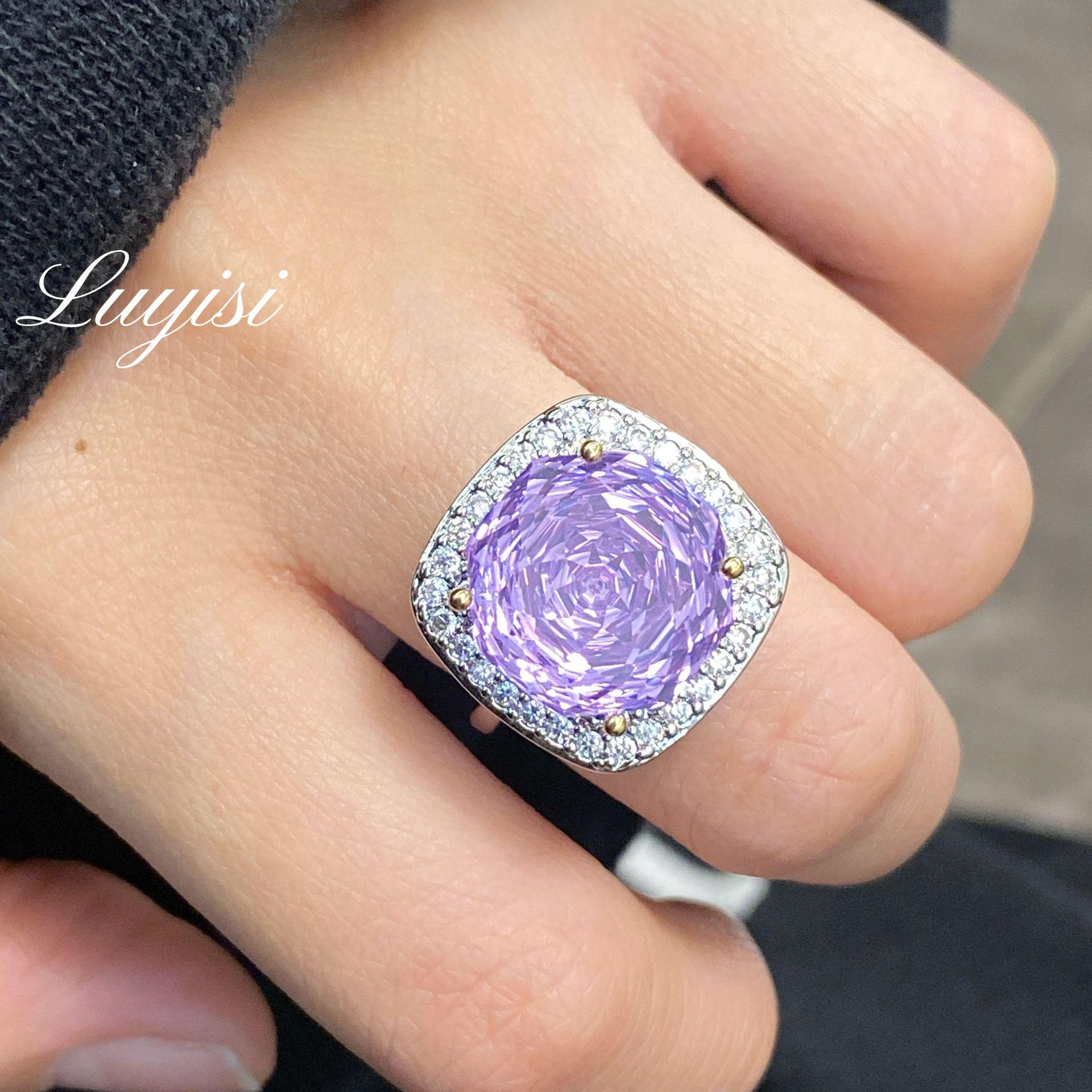 Очень большой восьмиугольный кулон с бриллиантом зелено-фиолетового цвета, инкрустированный серьгами с бриллиантами с высоким содержанием углерода и кольцом в виде розы