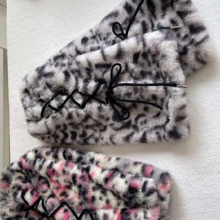 Dicke Damen-Beinwärmer für kühles Wetter aus Kunstpelz mit Plüsch-Leopardenmuster und gekreuzter Schnürung, Warme Stiefelüberzieher Socken für Lagenlook