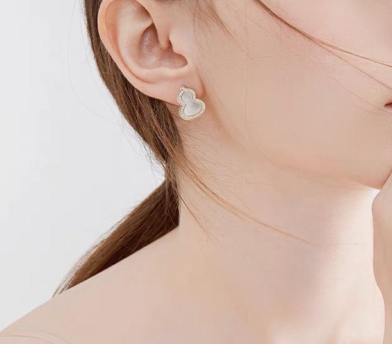 S925 Sterling Silver Gourd Rhinestone-Inlaid Stud Earrings