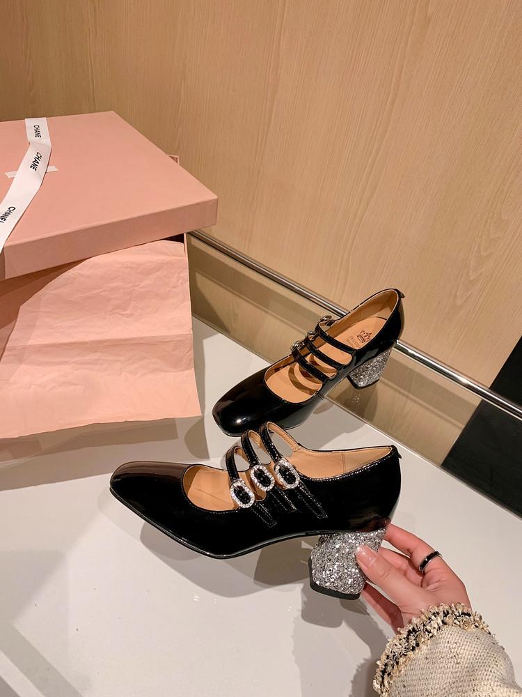 

French niche square head Mary Jane shoes women s 2025 spring new three-breasted buckle with red high heels cowhide single shoes women 39