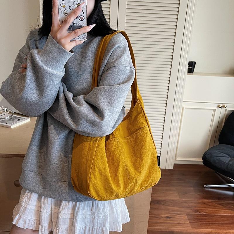Japan and South Korea Solid Color Large-capacity Shoulder Bag 2025 Literature and Art Mori College Students In Class Lazy Wind Nylon Tote Bag Women