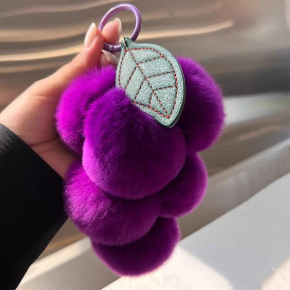 

Фиолетовый виноград Мех кролика рекс Брелок - Милый плюшевый шарик Шарм для сумки для женщин темно-фиолетового