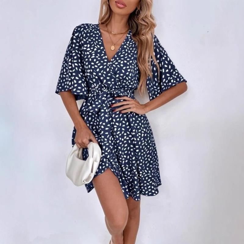 2026 Women's Spring/Summer New V-neck Short-sleeve Waist-cinching Dress