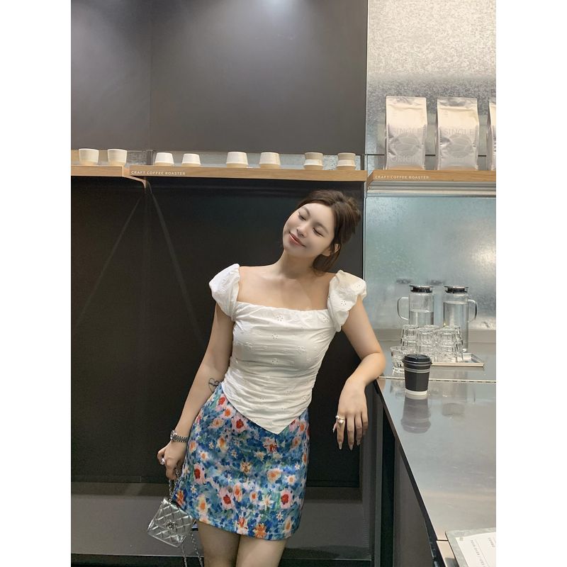 

Wild and Spicy Summer Whisper: Plus-Size Women s Off-Shoulder Top T-Shirt with Floral Print and Bodycon Skirt Set
