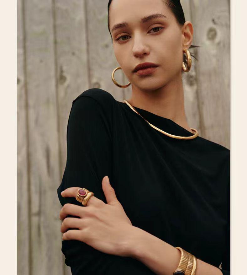 Rome Gladiator Soft Bracelet: Retro High-End Fashion, Niche Design, Versatile & Simple.