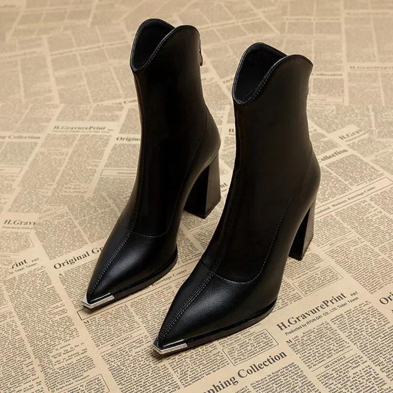 Stivaletti Chelsea Maogu Invernali con Cerniera 2024 Nuovi Stivali a Punta Designer Goth 2024 Mezza Stagione Donna Caviglia Tacchi Alti Scarpe Botas 40