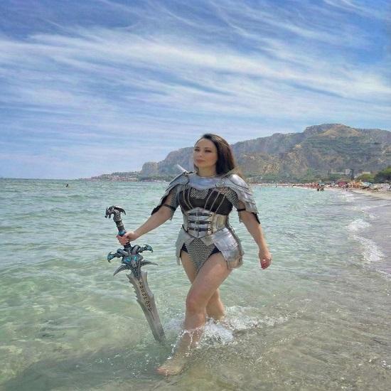 Medieval Lady Cosplay Complete Armor Paulrone, Chainmail Top with Skirt , Gorget, Tasstet, Cosplay Armor , For Halloween