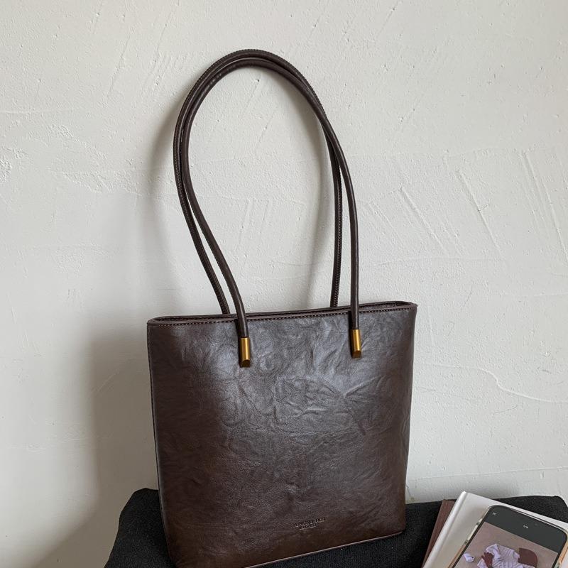 Large Capacity Commuter Handbag Bag Women's Autumn and Winter New Retro Simple Shoulder Tote Bag High Sense
