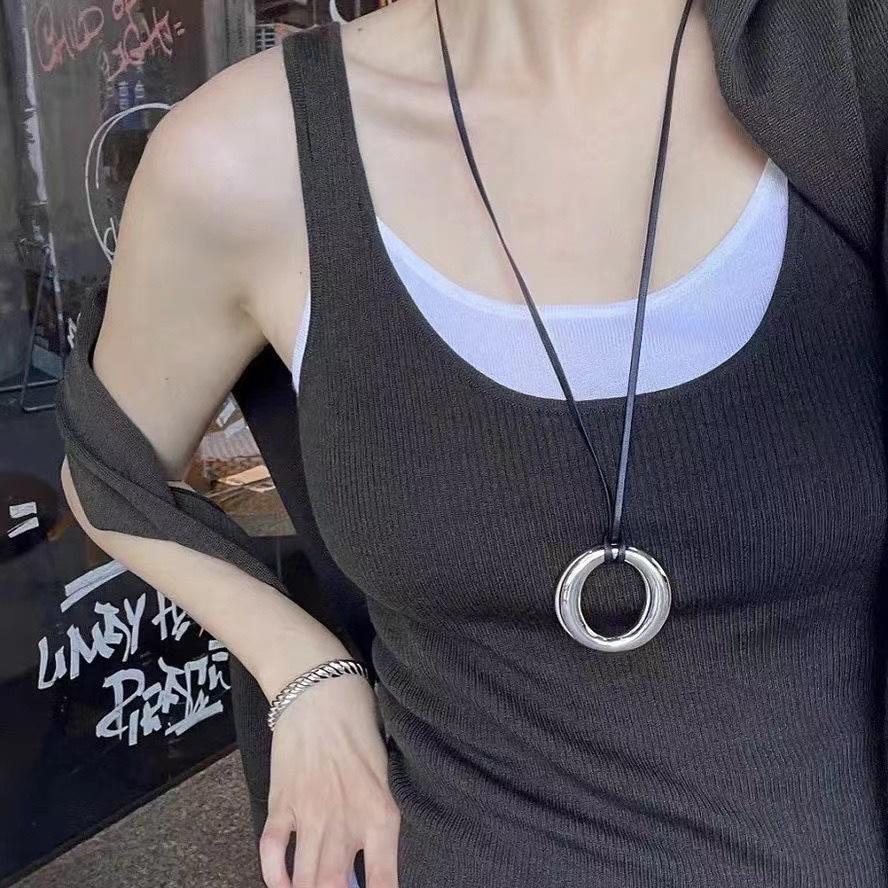 European & American Stainless Steel O-ring Pendant Leather Necklace - Women's Sweater Chain Trend, Hong Kong Style.