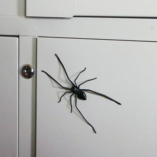 2 Pcs Spider Fridge Magnet Realistic Spider Figurine Removable Spooky Spider Magnet for Refrigerator Garage Door Car Locker Decoration