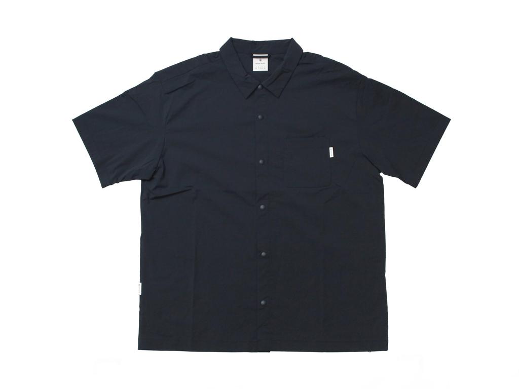 Snow Peak Cooling Rt Short Sleeve size perfect for outdoor and Shirt, M, GS-S25MMRSH62, camping, activities, festivals.