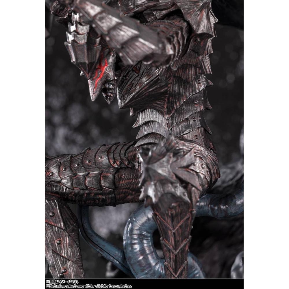 Berserk Figuarts Zero Touche Metallique Guts  Berserker Armor 