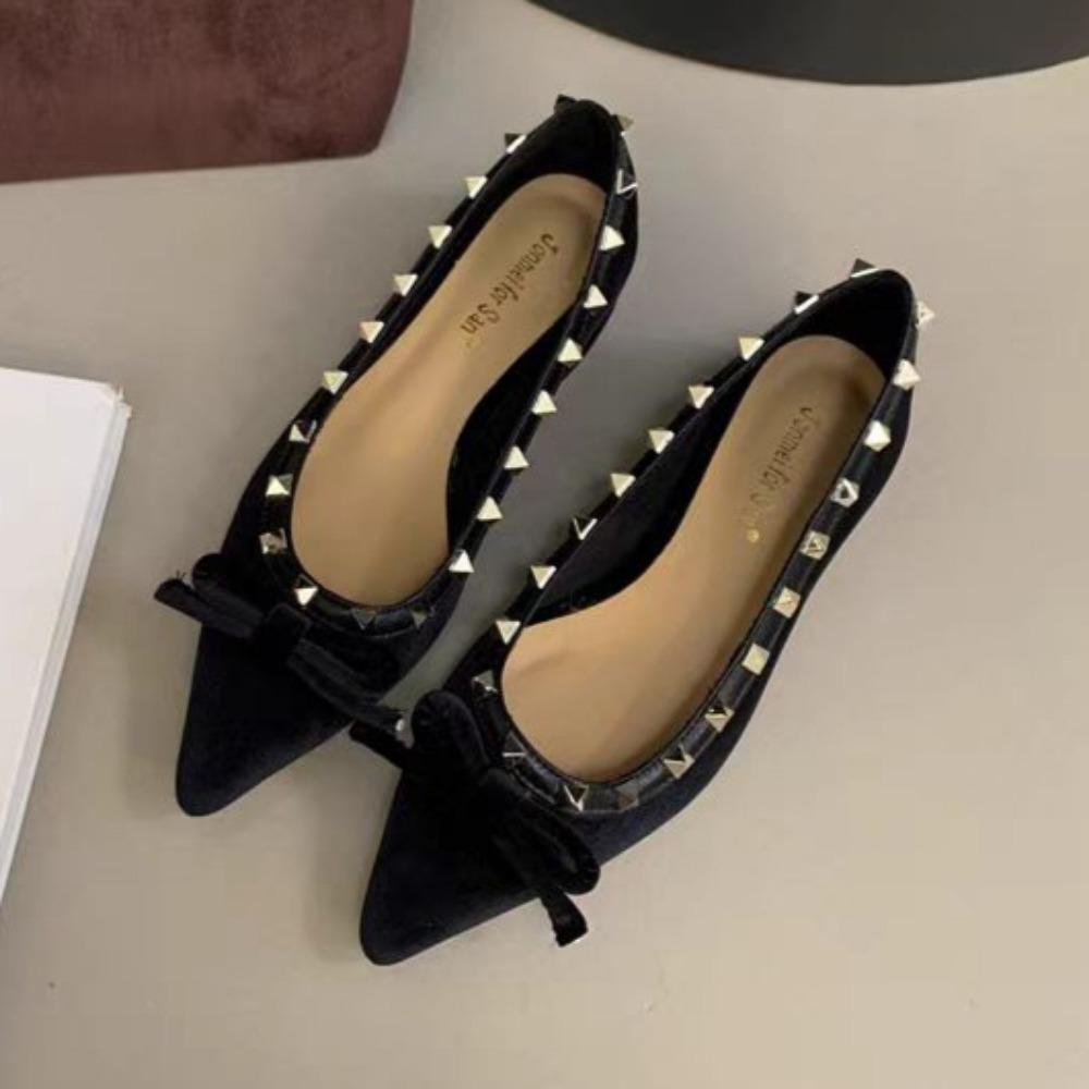 Fashion Women Flats Shoes Rivets Shallow Mouth 2024 New Bridal Designer Loafers Shoes for Women Elegant Fashion Flats Sneakers Women