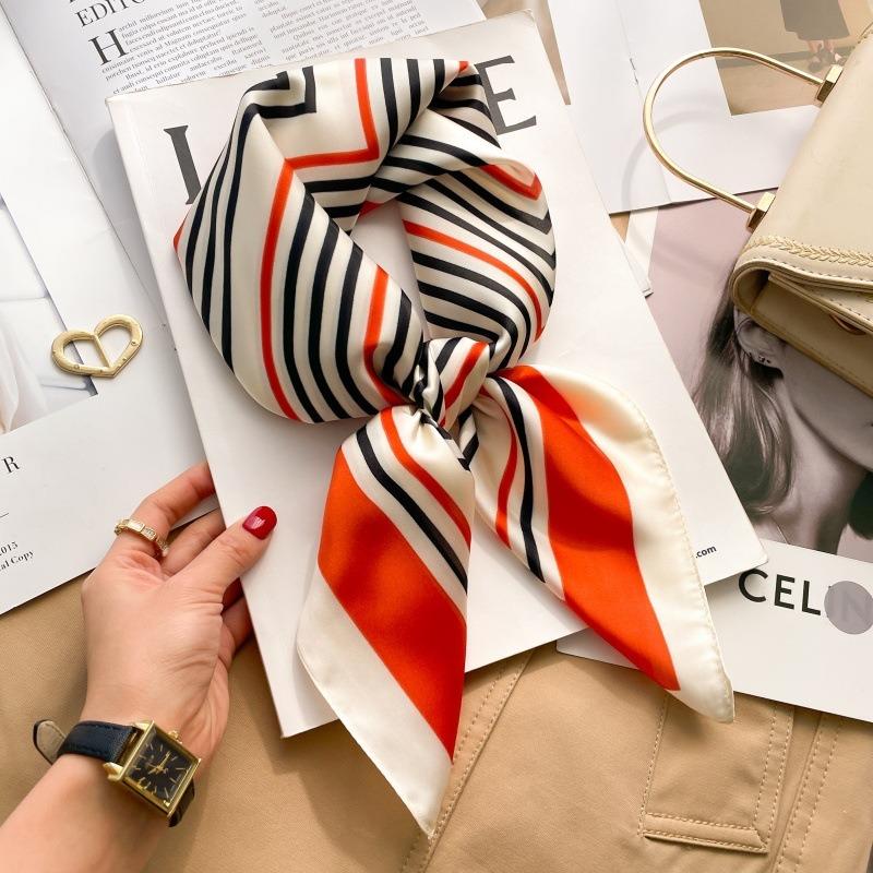 Zhang Ruonan silk scarf women's spring and summer new fashion retro accessories scarf neck high-end small square scarf
